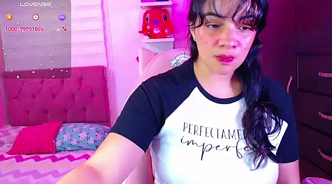 Snapshot of Vannessa__Shy chatting on 01.10.25 Vannessa  Shy online show from 01.10.25