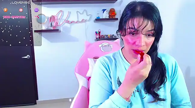 Snapshot of Vannessa__Shy chatting on 02.06.25 Vannessa  Shy online show from 02.06.25