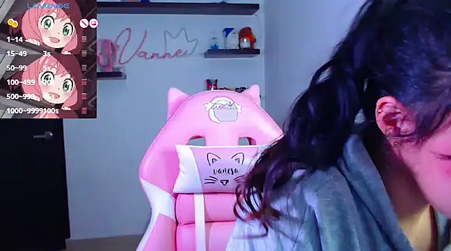 Snapshot of Vannessa__Shy chatting on 03.20.25 Vannessa  Shy online show from 03.20.25