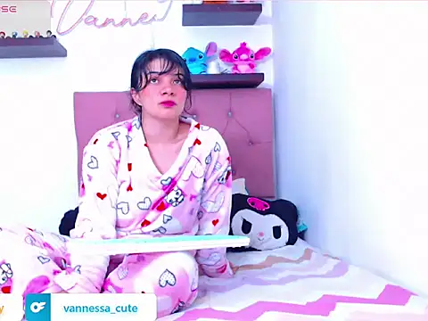 Snapshot of Vannessa__Shy chatting on 10.09.25 Vannessa  Shy online show from 10.09.25