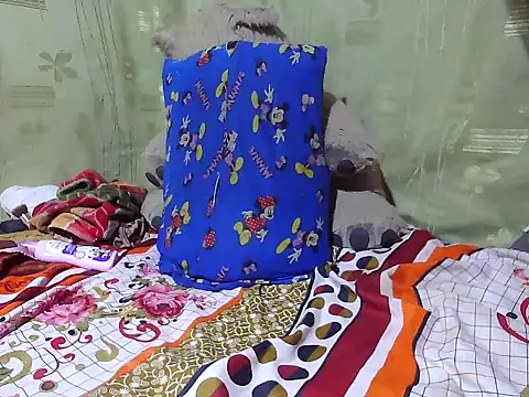 Snapshot of Alora-shine chatting on 02.06.25 Alora-shine online show from 02.06.25