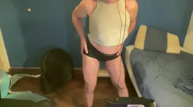 Snapshot of Fabrissi chatting on 02.23.25 Fabrissi online show from 02.23.25