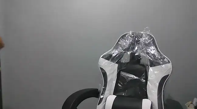 Snapshot of Miss_unknown chatting on 02.14.25 Miss unknown online show from 02.14.25