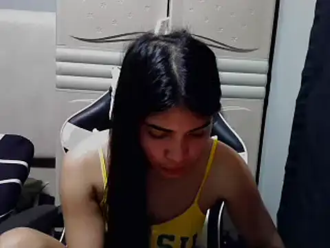 Snapshot of Miss_unknown chatting on 10.17.25 Miss unknown online show from 10.17.25