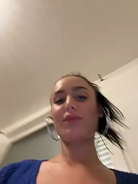 Snapshot of Zeyna1 chatting on 01.15.25 Zeyna1 online show from 01.15.25