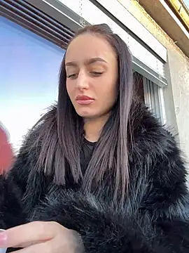 Snapshot of Zeyna1 chatting on 01.27.25 Zeyna1 online show from 01.27.25