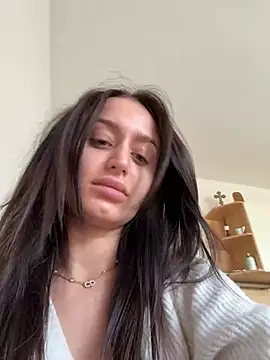 Snapshot of Zeyna1 chatting on 03.04.25 Zeyna1 online show from 03.04.25