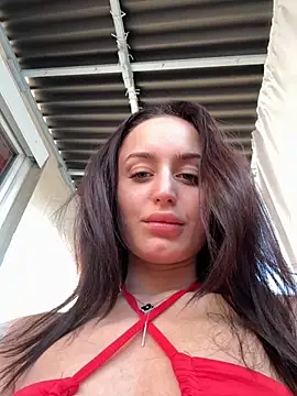 Snapshot of Zeyna1 chatting on 09.08.25 Zeyna1 online show from 09.08.25