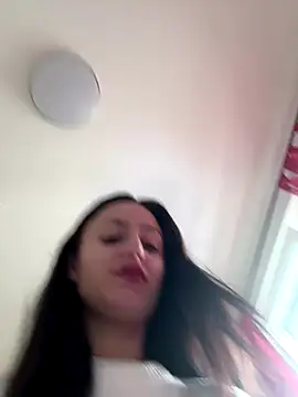 Snapshot of Zeyna1 chatting on 10.08.25 Zeyna1 online show from 10.08.25