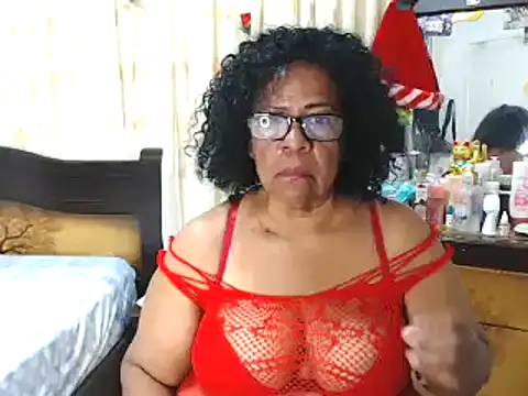 Snapshot of Yayis-hot-sexyw chatting on 12.28.24 Yayis-hot-sexyw online show from 12.28.24