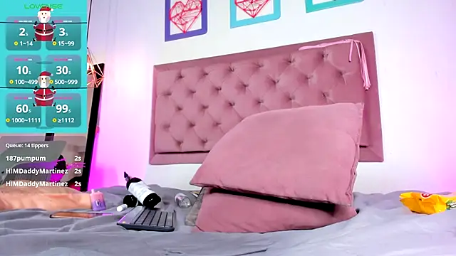 Snapshot of Eva_Zc chatting on 12.18.24 Eva Zc online show from 12.18.24