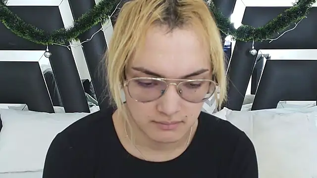 Snapshot of katya_kozlov chatting on 12.10.24 katya kozlov online show from 12.10.24