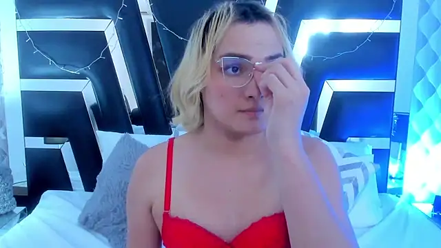 Snapshot of katya_kozlov chatting on 02.20.25 katya kozlov online show from 02.20.25