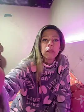 Snapshot of Karly_moon chatting on 03.23.25 Karly moon online show from 03.23.25