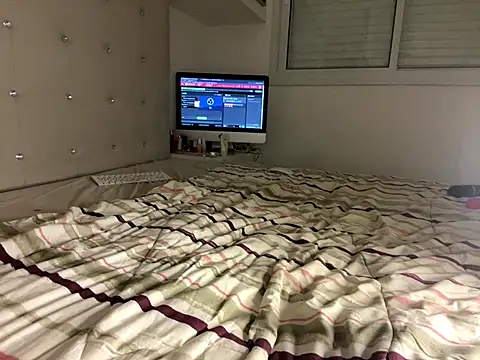 Snapshot of SabrinaRussel chatting on 12.04.24 SabrinaRussel online show from 12.04.24