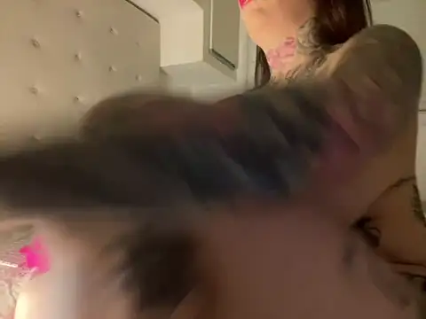 Snapshot of SabrinaRussel chatting on 12.18.24 SabrinaRussel online show from 12.18.24