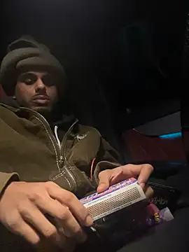 Snapshot of dingoding chatting on 12.18.24 dingoding online show from 12.18.24