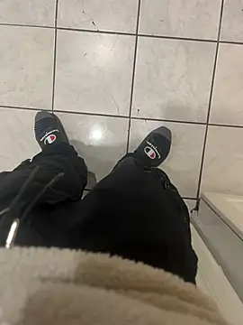 Snapshot of dingoding chatting on 01.22.25 dingoding online show from 01.22.25