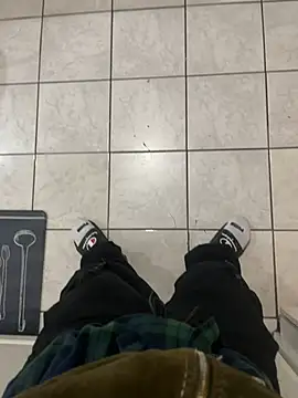 Snapshot of dingoding chatting on 03.18.25 dingoding online show from 03.18.25