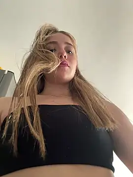 Snapshot of ShelbyHagen chatting on 01.29.25 ShelbyHagen online show from 01.29.25