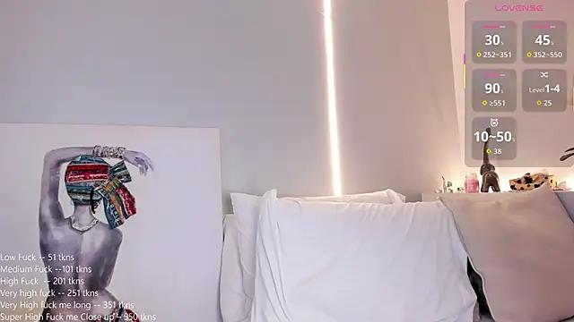 Snapshot of ambercroft chatting on 09.19.25 ambercroft online show from 09.19.25