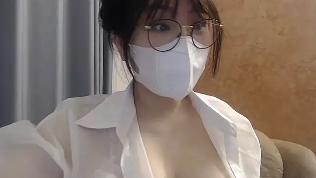 Snapshot of Onee-Chew chatting on 12.30.24 Onee-Chew online show from 12.30.24