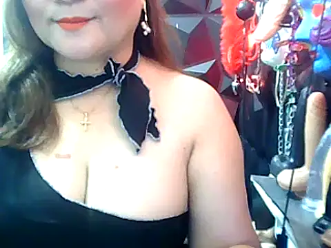 Snapshot of URFUCKINGDOLL chatting on 03.03.25 URFUCKINGDOLL online show from 03.03.25