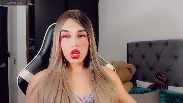 Snapshot of BIGCOCKMIA chatting on 03.10.25 BIGCOCKMIA online show from 03.10.25