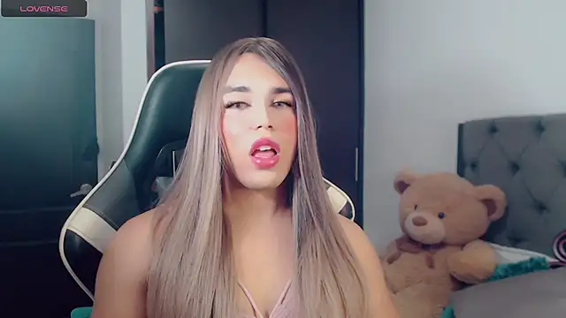 Snapshot of BIGCOCKMIA chatting on 03.17.25 BIGCOCKMIA online show from 03.17.25