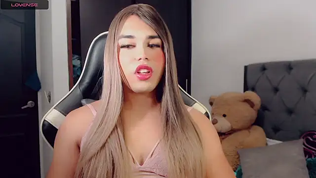 Snapshot of BIGCOCKMIA chatting on 03.19.25 BIGCOCKMIA online show from 03.19.25