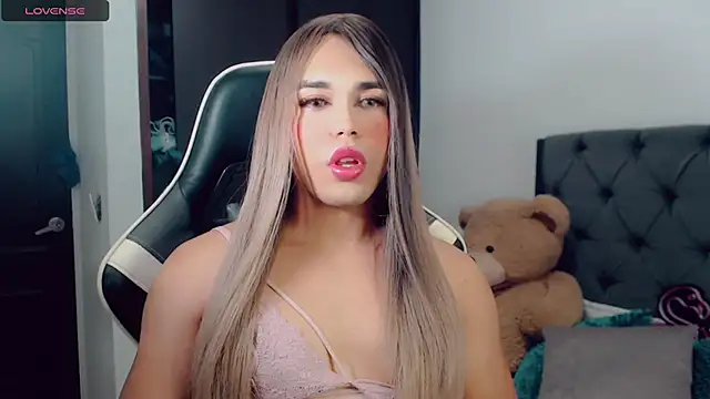 Snapshot of BIGCOCKMIA chatting on 03.20.25 BIGCOCKMIA online show from 03.20.25