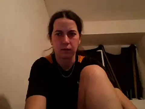 Snapshot of Tamilashaa chatting on 02.21.25 Tamilashaa online show from 02.21.25