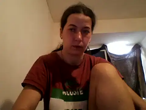 Snapshot of Tamilashaa chatting on 03.16.25 Tamilashaa online show from 03.16.25