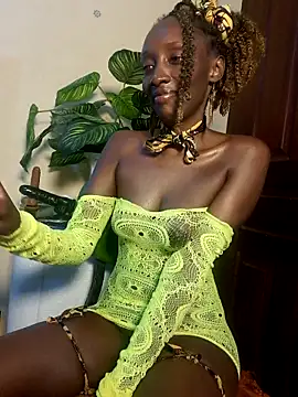 Snapshot of lynnkatrina chatting on 09.13.25 lynnkatrina online show from 09.13.25