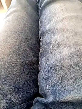 Snapshot of mickzizi chatting on 03.19.25 mickzizi online show from 03.19.25