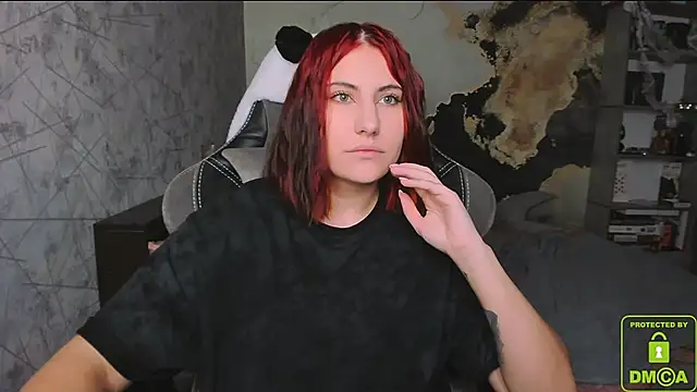 Snapshot of dj_eban_ chatting on 10.25.25 dj eban online show from 10.25.25