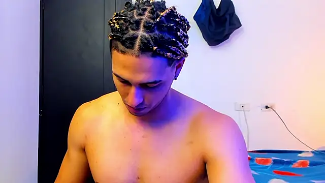 Snapshot of Kris_Khalifa69 chatting on 03.12.25 Kris Khalifa69 online show from 03.12.25