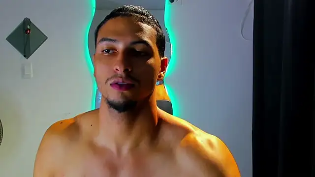 Snapshot of Kris_Khalifa69 chatting on 09.18.25 Kris Khalifa69 online show from 09.18.25