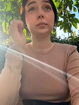 Snapshot of hanahaki chatting on 09.20.25 hanahaki online show from 09.20.25