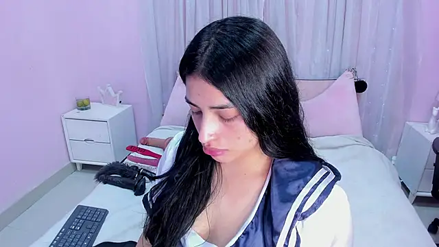 Snapshot of Kirara_22 chatting on 10.01.25 Kirara 22 online show from 10.01.25