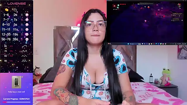 Snapshot of cutesarah_ chatting on 12.10.24 cutesarah online show from 12.10.24