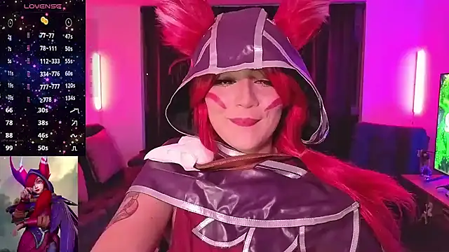 Snapshot of cutesarah_ chatting on 10.18.25 cutesarah online show from 10.18.25