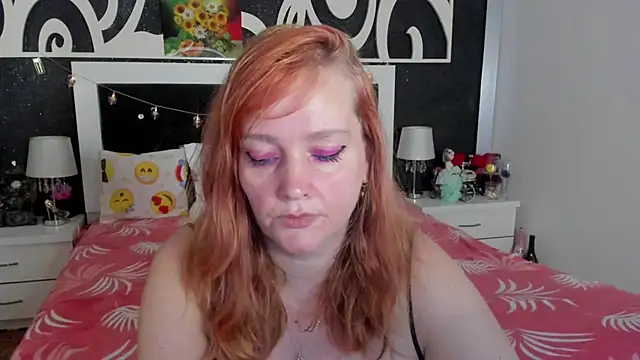 Snapshot of SinFulTitsDD chatting on 02.28.25 SinFulTitsDD online show from 02.28.25