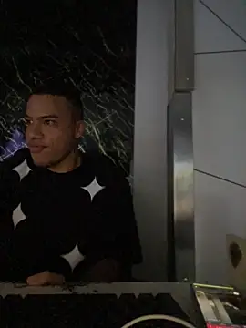 Snapshot of BestMasterForYou chatting on 10.02.25 BestMasterForYou online show from 10.02.25