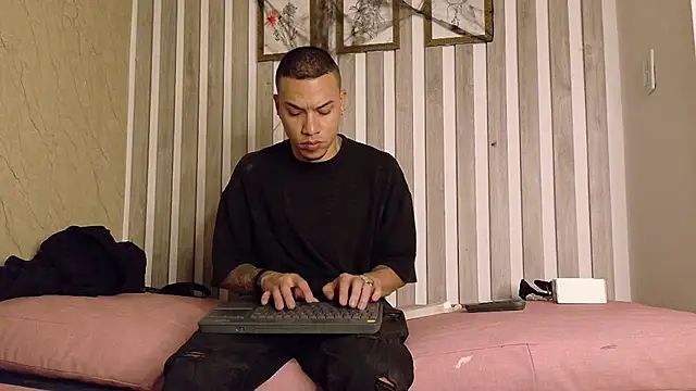 Snapshot of BestMasterForYou chatting on 10.16.25 BestMasterForYou online show from 10.16.25