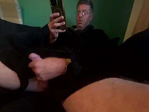 Snapshot of bigboy6880 chatting on 09.22.25 bigboy6880 online show from 09.22.25