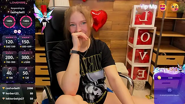 Snapshot of _fiona_Love chatting on 03.11.25  fiona Love online show from 03.11.25