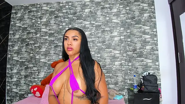 Snapshot of HeidyWillss chatting on 09.20.25 HeidyWillss online show from 09.20.25