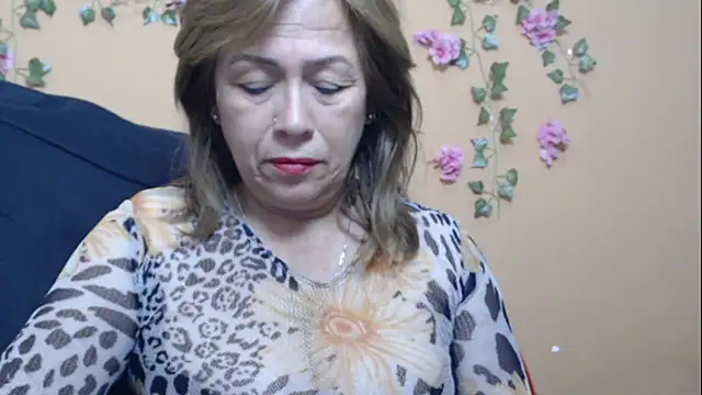 Snapshot of Hellensextits chatting on 01.31.25 Hellensextits online show from 01.31.25