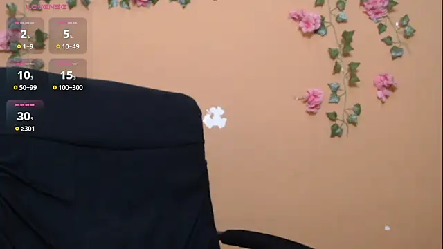 Snapshot of Hellensextits chatting on 02.16.25 Hellensextits online show from 02.16.25